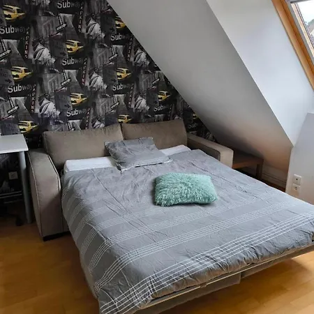 A 2 Pas Du Circuit Bed & Breakfast Mulsanne